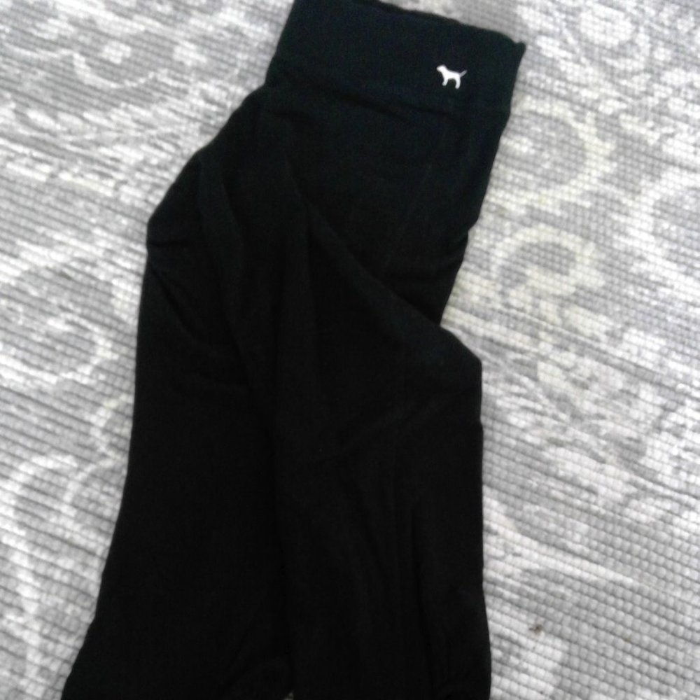 Victoria Secret Black YOGA PANTS  *MINT CONDITiON*
